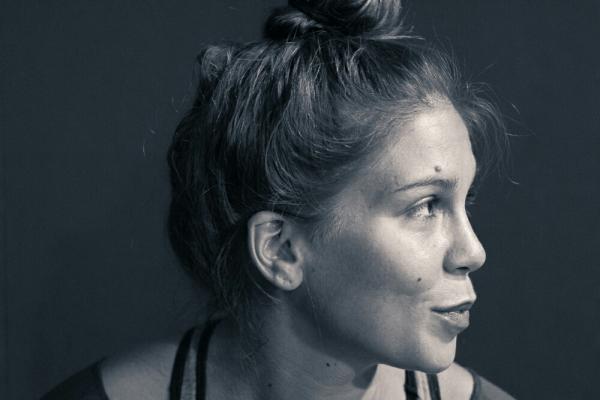 Μαρία Κεχαγιόγλου και Ελίνα Ρίζου ερμηνεύουν το μυθιστόρημα «Η Κασσάνδρα και ο Λύκος»