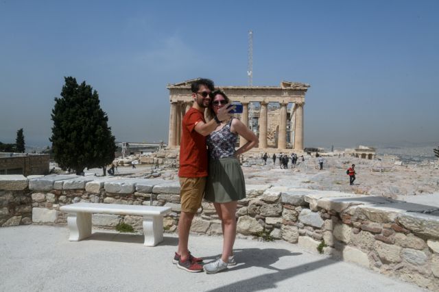 Το άνοιγμα των αρχαιολογικών χώρων έστρεψε όλα τα φώτα στην Ελλάδα – «Η Ακρόπολη θα λάμπει πάντα»