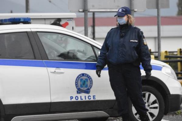 Έλεγχος της τροχαίας στη Βάρκιζα: 93 παραβάσεις για «κόντρες», φιμέ τζάμια και υπερβολικό θόρυβο