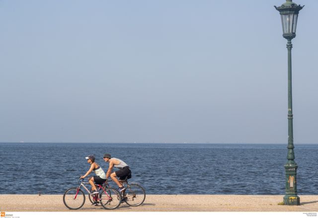 Άρση μέτρων : Πλημμύρισε κόσμο η Νέα Παραλία στη Θεσσαλονίκη