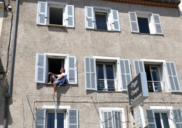 Καθηγητής επιδημιολογίας: «Η επιστήμη είναι ξεκάθαρη. Το lockdown δεν είναι πια η λύση»