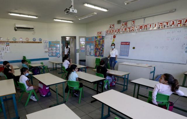 Ανοιγμα σχολείων: Ποιες είναι οι «γκρίζες ζώνες» – Οι ενθαρρυντικές ενδείξεις για τα παιδιά