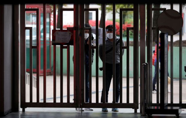 Χονγκ Κονγκ: Ακτιβιστές ζητούν την παραίτηση της κυβερνήτριας – Επεισόδια και συλλήψεις