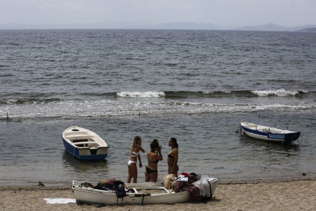 Κοροναϊός: Παρέμβαση Χαρδαλιά ζητά ο δήμαρχος Σαρωνικού – Εκφράζει φόβους για κρούσματα σε παραλία