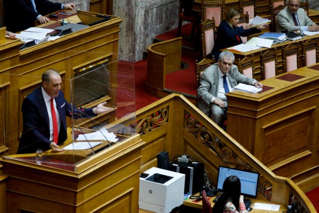 Βουλή: Κόντρες για τη διεύρυνση του κατηγορητηρίου για τον Παπαγγελόπουλο