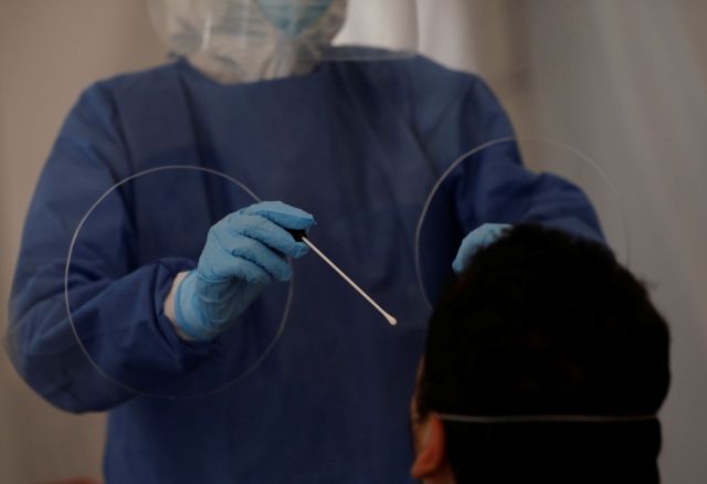 Νέα έρευνα: Ο κοροναϊός μπορεί να μεταδοθεί μέχρι και στα 5,5 μέτρα