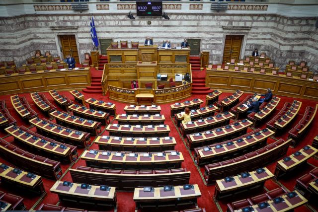 Κοροναϊός: Στις κοινοβουλευτικές επιτροπές οι τελευταίες δύο ΠΝΠ