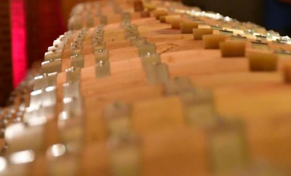 Οικονομική ασφυξία για τους οινοποιούς – Γεμάτες οι δεξαμενές κρασιού λίγο πριν τον τρύγο