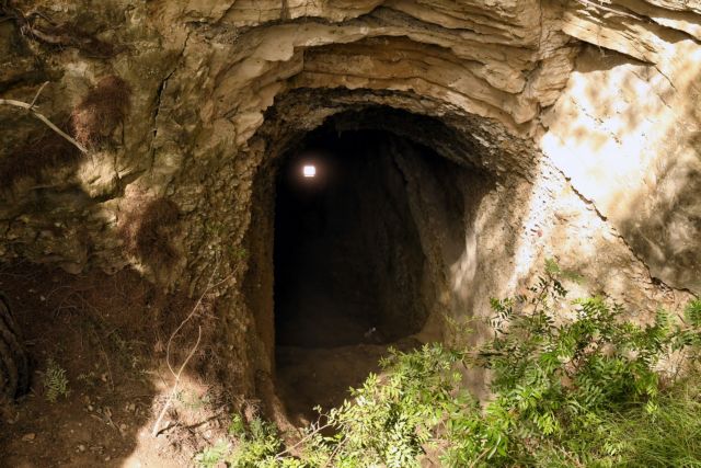 Τραγωδία στο Λουτράκι: Αυτοψία του MEGA στη «φονική» σπηλιά