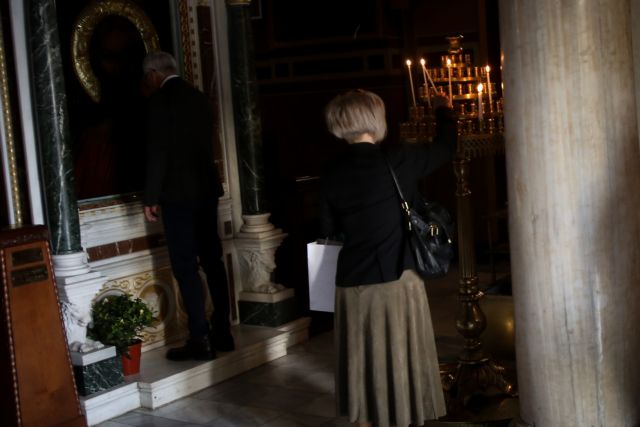 Κοροναϊός : Ανοίγουν την Κυριακή οι εκκλησίες - Η ελεγχόμενη αναμονή πιστών και όλα τα μέτρα