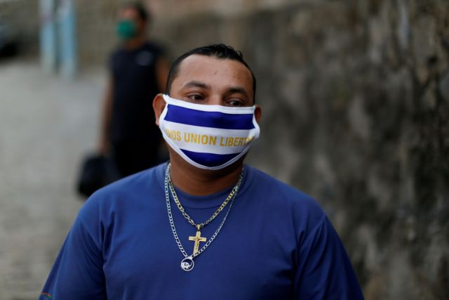 Κοροναϊός : Φοράτε μάσκα ή πάτε φυλακή, λένε στους πολίτες Κουβέιτ και Κατάρ