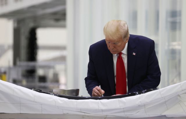 Νέο επεισόδιο στην αντιπαράθεση Τραμπ – Twitter: Το μήνυμα για τη Μινεάπολη αναρτήθηκε στον λογαριασμό του Λευκού Οίκου