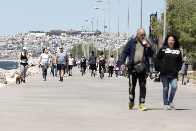 Το μετέωρο βήμα προς το «ξεκλείδωμα» ενώ ο κοροναϊός καραδοκεί - Όλα τα μέτρα