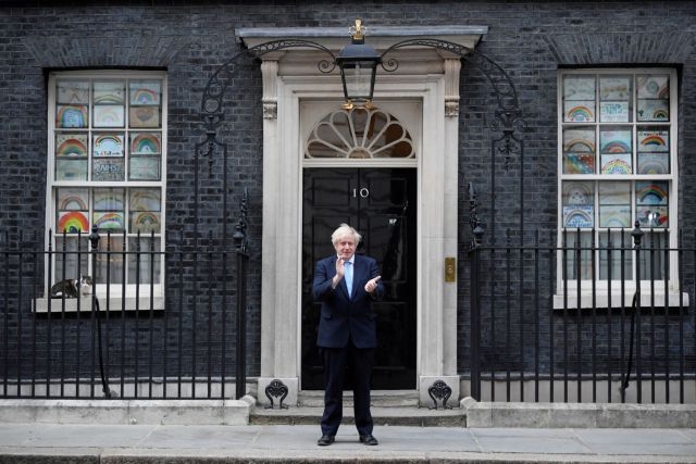 Κοροναϊός : Στηρίζει Κάμινγκς η κυβέρνηση Τζόνσον – «Δεν έσπασε την καραντίνα»