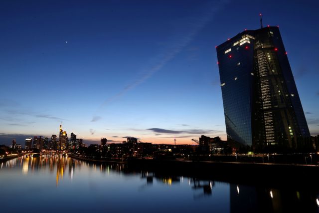 Η πρόθεση της ΕΚΤ να αυξήσει τις αγορές ομολόγων ρίχνει τις αποδόσεις τους
