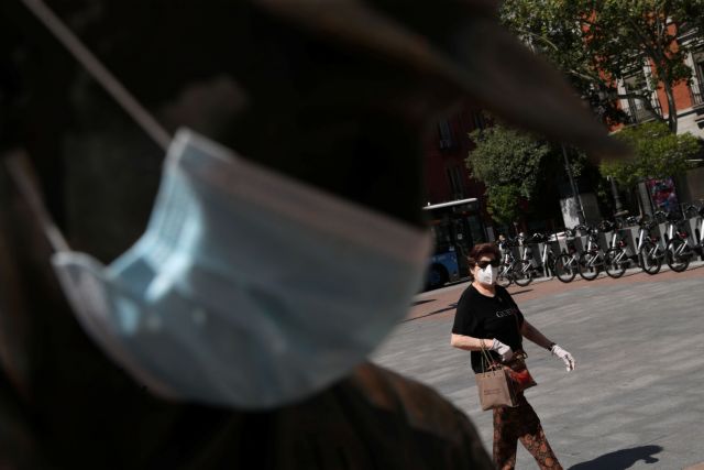 Κοροναϊός : Αίρονται ορισμένα από τα περιοριστικά μέτρα σε Μαδρίτη και Καταλονία
