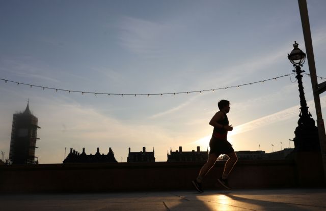 Βρετανία : Αδύνατη ενδέχεται να καταστεί η αστυνόμευση των μέτρων για τον κοροναϊό από την επόμενη εβδομάδα