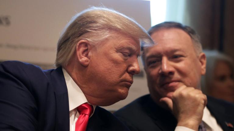 Ο γενικός επιθεωρητής του Στέιτ Ντιπάρτμεντ αποπέμφθηκε λόγω έρευνας για τον Πομπέο, καταγγέλλει Δημοκρατικός βουλευτής