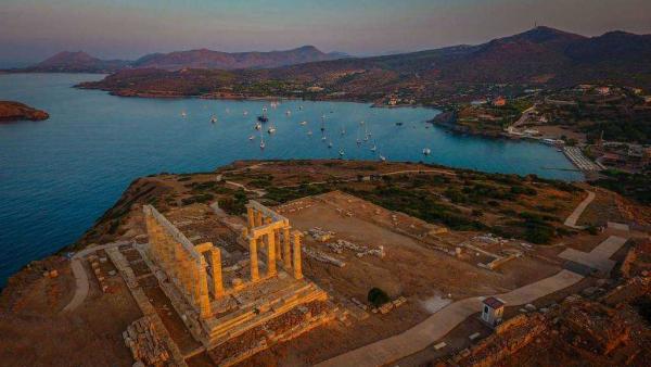 Greek tourism confederation says European Commission plan can help put the sector on track
