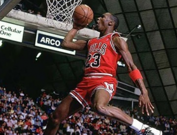 Στο σφυρί τα πιο εμβληματικά αθλητικά παπούτσια όλων των εποχών