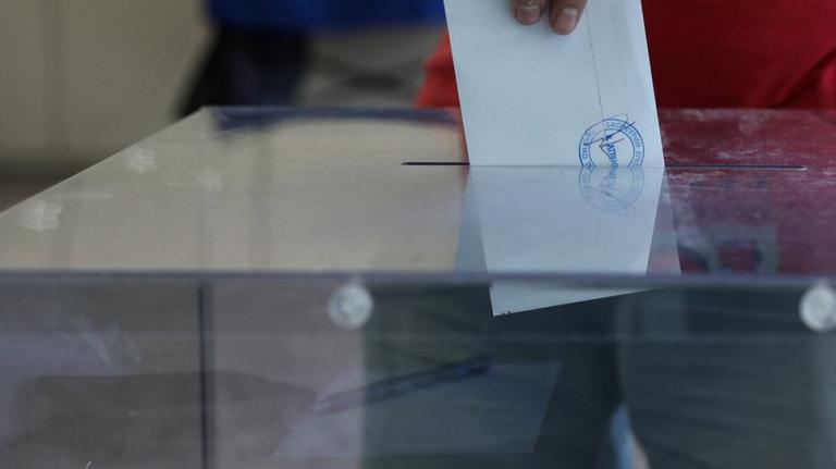 Δημοσκόπηση: Double score για τη ΝΔ – Πώς αξιολογούν οι πολίτες του υπουργούς