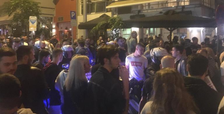Ένταση έξω από μπαρ στη Θεσσαλονίκη – Συνωστισμός για take away ποτό
