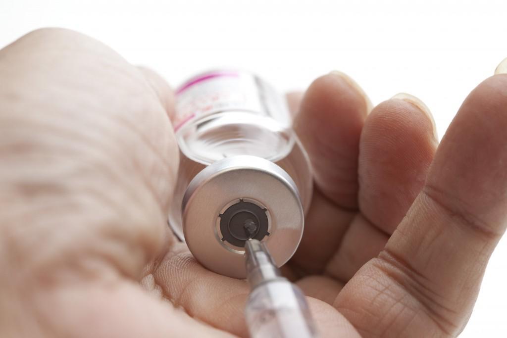 Κοροναϊός: Έως τον Ιούλιο τα συμπεράσματα για το εμβόλιο Οξφόρδης