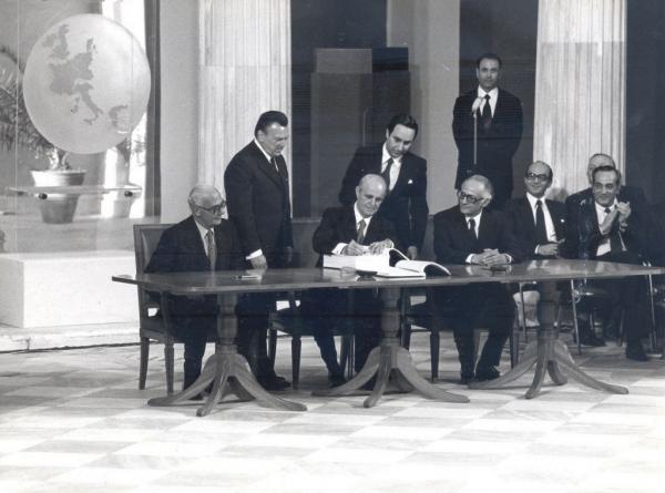 28 Μαΐου 1979 : Η Ελλάδα εντάσσεται στην ΕΟΚ