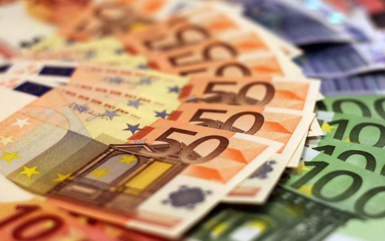 Μήπως να ενισχύσουμε την παραγωγική εργασία;