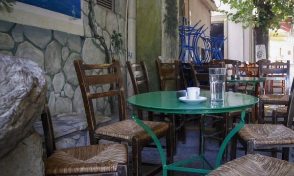 Τουρισμός : Έρχονται μειώσεις ΦΠΑ σε καφέ, τσάι, αναψυκτικά και εισιτήρια