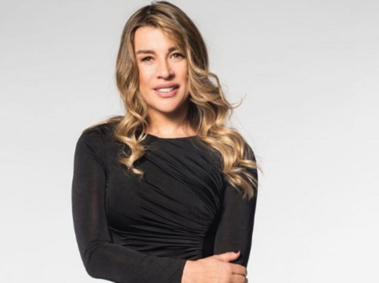 Έρρικα Πρεζεράκου: Ποζάρει με μπικίνι και ανεβάζει την θερμοκρασία