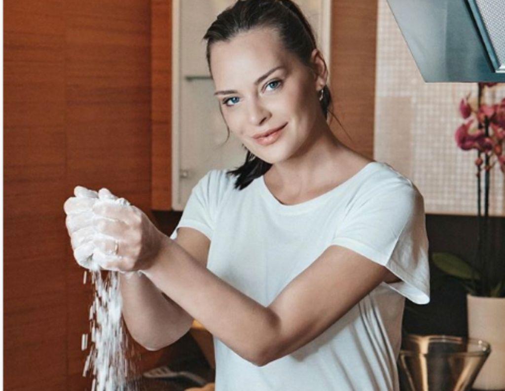 Υβόννη Μπόσνιακ: Άνοιξε κανάλι στο YouTube