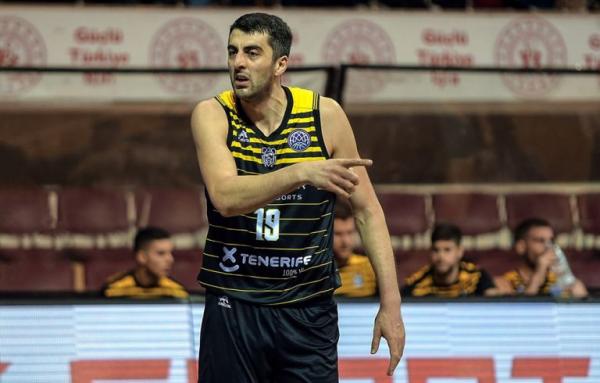 Ανανέωσε με την Τενερίφη ο Σερμαντίνι