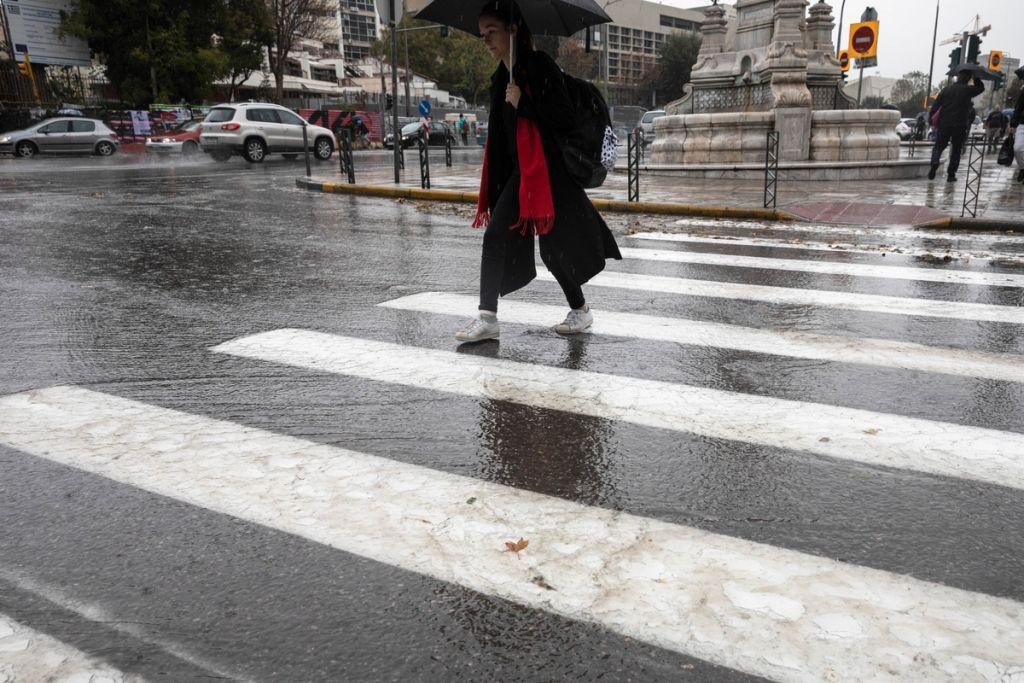 Καιρός: Καταιγίδες και χαλάζι από το μεσημέρι – Ποιες περιοχές θα επηρεαστούν | in.gr