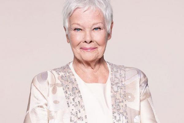 Τζούντι Ντεντς : Ποζάρει στα 85 της σε ένα ιστορικό εξώφυλλο