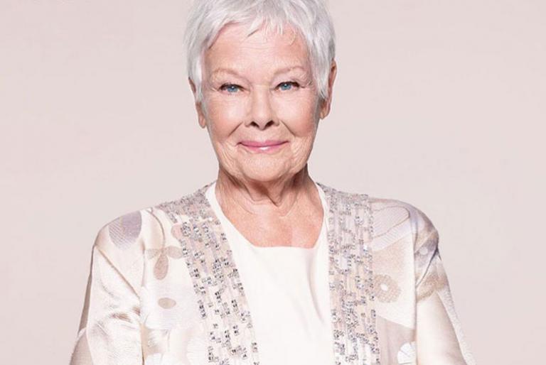 Τζούντι Ντεντς : Ποζάρει στα 85 της σε ένα ιστορικό εξώφυλλο