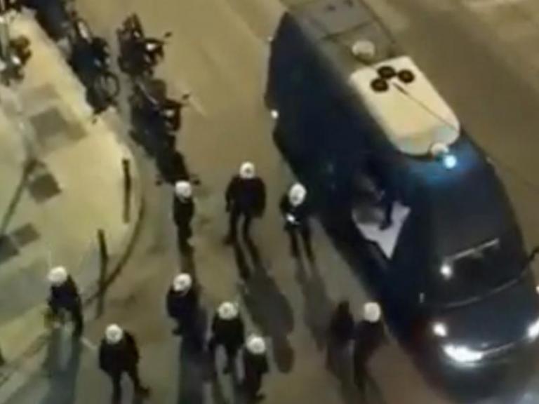 Κυψέλη: Αδιανόητη καταστολή με θύματα πολίτες – Τραυματίστηκε σοβαρά νεαρός