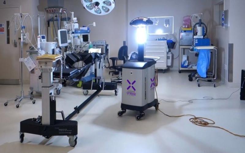 Ιαπωνικό ρομπότ εξαφανίζει τον κοροναϊό με υπεριώδη ακτινοβολία μέσα σε δύο μόνο λεπτά