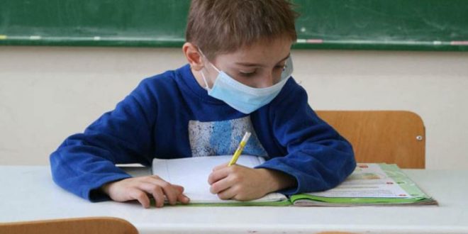 Τι ισχύει για τις μάσκες στα σχολεία: Πού είναι προαιρετικές – Οδηγίες Τσιόδρα, Κεραμέως