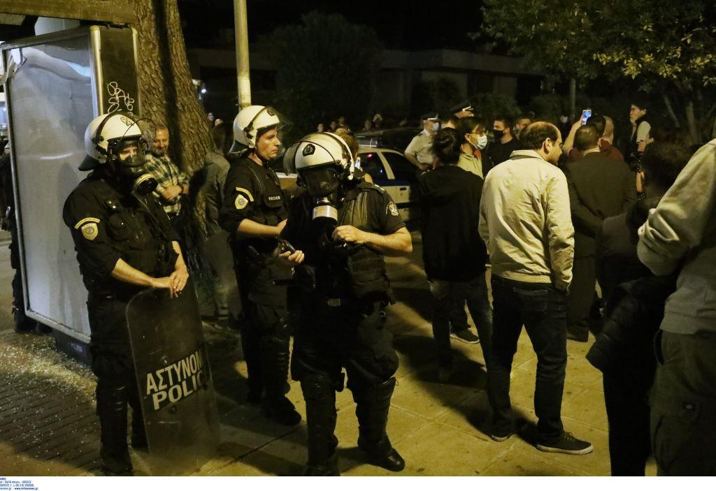 Βγείτε όλοι στις πλατείες, να μην περάσει ο αυταρχισμός