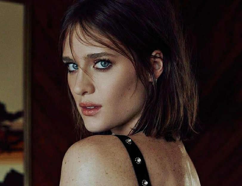 Μακένζι Ντέιβις : Στηρίζει την εκπαίδευση κοριτσιών εν μέσω πανδημίας