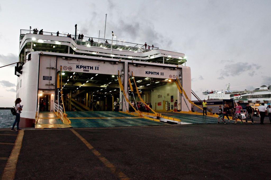 Κρήτη : Φιλοξενεί  ξανά επισκέπτες