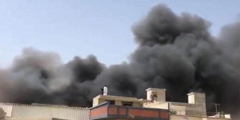 Πακιστάν : Συνετρίβη αεροσκάφος με 107 επιβάτες κοντά στο Καράτσι