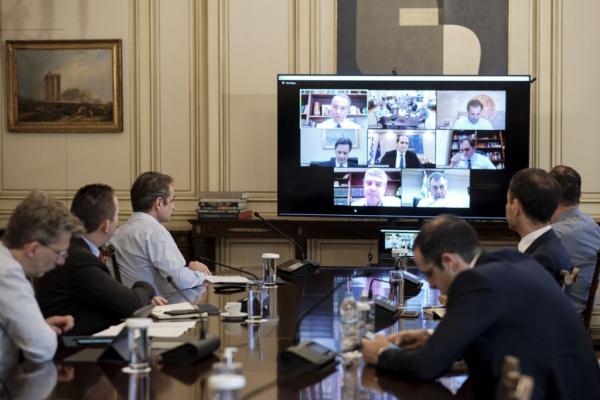 Ποια κυβερνητικά στελέχη παίρνουν «κίτρινη κάρτα» – Ποιοι υπουργοί είναι αμετακίνητοι – Οι φόβοι για εκλογές