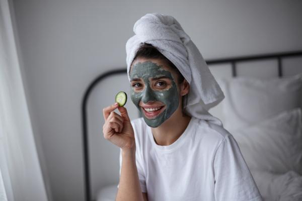Binge masking: Το νέο beauty trend που αξίζει να δοκιμάσετε