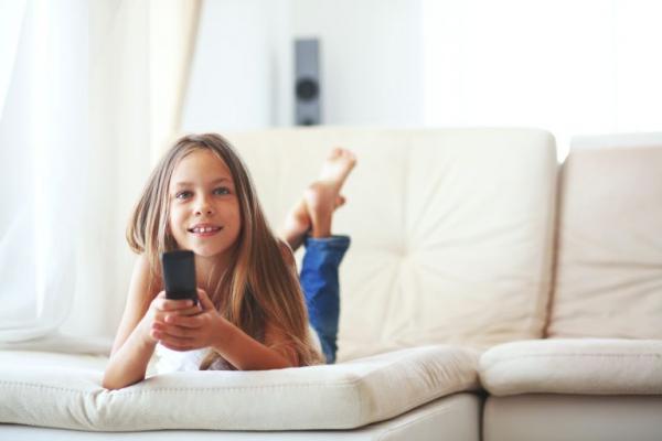 Από ποια ηλικία και μετά μπορούν τα παιδιά να μείνουν μόνα τους στο σπίτι;