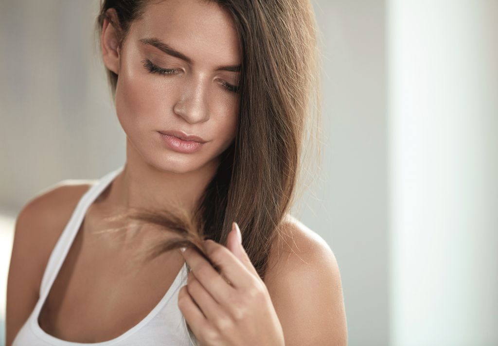 Δέκα συμβουλές για να δείχνουν τα μαλλιά σας πιο υγιή και νεανικά