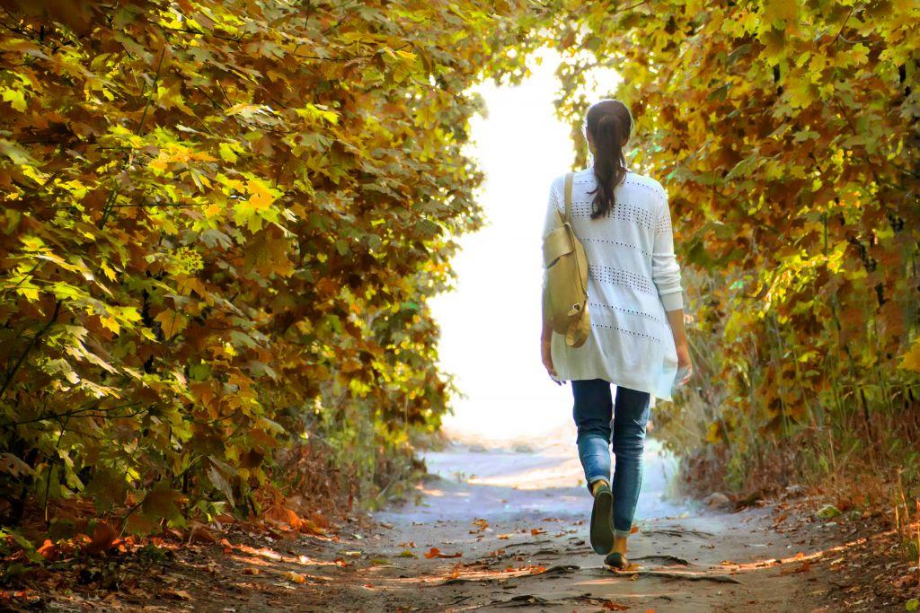 Περίπατοι διαλογισμού: Πώς μπορούν να μας ωφελήσουν;