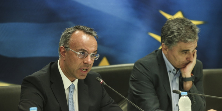 Νέα έντονη αντιπαράθεση Σταϊκούρα – Τσακαλώτου για μεσαία τάξη και μνημόνια