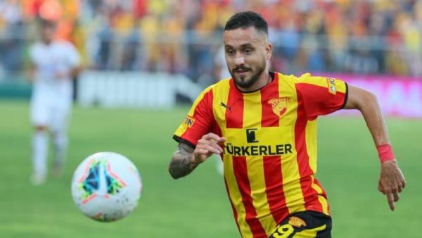 Κρατάει τον Ναπολεόνι η Γκέζτεπε